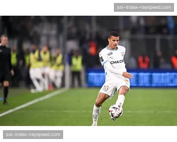 马赛客场0-2不敌布雷斯特,阿若克头球梅开二度展现边路传中威力 马赛客场0-2不敌布雷斯特,阿若克头球梅开二度展现边路传中威力