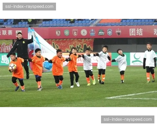 法国足协与教育部联合推出“校园足球裁判培养计划” 法国足协与教育部联合推出“校园足球裁判培养计划”